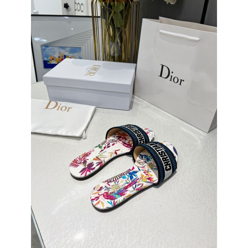 ch**an D*or slippers
